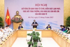 Tiếp tục bàn giải pháp ổn định vĩ mô, thúc đẩy tăng trưởng