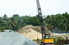 Năm 2022, nhu cầu cát phục vụ xây dựng các công trình trên địa bàn tỉnh Đồng Tháp khoảng 16 triệu m3 nhưng trữ lượng khai thác tối đa chỉ hơn 6 triệu m3. Ảnh minh họa: N.Chi