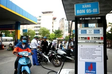 Bộ Công Thương cho biết đã có kịch bản đáp ứng đủ nhu cầu tiêu thụ xăng dầu của người dân và doanh nghiệp từ nay đến tháng 4. Ảnh: Tiên Giang