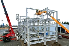 Trong giai đoạn 2019 - 2021, doanh thu bán hàng và cung cấp dịch vụ bình quân của Công ty CP Cơ khí xây dựng AMECC đạt 2.605 tỷ đồng. Ảnh: Song Lê