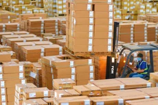 Kết quả thực hiện Kế hoạch phát triển kinh tế - xã hội năm 2021 sau khi đánh giá bổ sung có một số thay đổi tích cực về xuất siêu, thu hút đầu tư nước ngoài… Ảnh: Nhã Chi