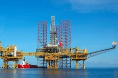 Sửa Luật Dầu khí để có cơ sở pháp lý đẩy mạnh hoạt động thăm dò, khai thác dầu khí trong điều kiện tiềm năng khai thác dầu giai đoạn tới rất khó khăn. Ảnh: Hoàng Hà