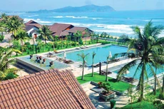 Công ty CP Du lịch Quảng Ngãi đang sở hữu khu nghỉ dưỡng lớn nhất tỉnh Quảng Ngãi - resort Sa Huỳnh Beach (giai đoạn 1) được xây dựng trên khu đất 19.990 m2 tại xã Phổ Châu. Ảnh: NC st