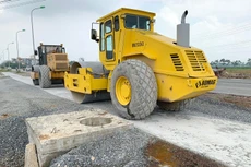 Thủ tướng giao Bộ Kế hoạch và Đầu tư chủ trì rà soát tình hình giải ngân vốn đầu tư năm 2021, đề xuất phương án xử lý phù hợp với số vốn chưa giải ngân được. Ảnh: Nhã Chi