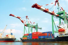 Tính chung 7 tháng năm 2022, cán cân thương mại hàng hóa ước tính xuất siêu 764 triệu USD. Ảnh: Lê Tiên