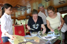 Trong 6 tháng đầu năm 2022, sự phục hồi của ngành du lịch chủ yếu dựa vào vào lượng khách trong nước, việc thu hút khách quốc tế gặp rất nhiều khó khăn. Ảnh: Tường Lâm