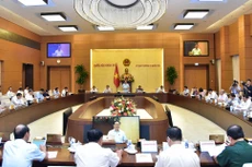 Nếu Ủy ban Thường vụ Quốc hội thống nhất, các Nghị quyết sẽ được ban hành trước kỳ nghỉ lễ Quốc khánh 2/9, tạo điều kiện để sớm giao vốn cho các bộ, ngành và địa phương. Ảnh: Lâm Hiển