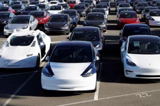 Loạt xe Model 3 tại một bãi đậu xe ở Richmond, California, Mỹ, hồi tháng 6/2018 - Ảnh: Reuters.