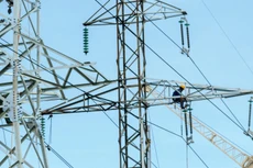 Gói thầu ADB-EVNHCMC-CBBT-W5 Xây lắp đường dây trên không 220 - 110kV đoạn từ G17A đến G21 có giá gói thầu 210,293 tỷ đồng. Ảnh: Nhã Chi