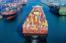 Tình trạng thiếu lao động đang gây ra nhiều vấn đề tại các cảng biển trên thế giới. Không có đủ công nhân vận hành cần cẩu để bốc dỡ hàng hoá khỏi tàu và cũng không có đủ tài xế xe tải và nhân viên kho để vận chuyển hàng hoá...