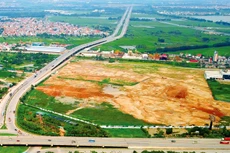 Dự thảo Luật Đất đai (sửa đổi) đưa ra tiêu chí dự án có quy mô diện tích từ 100 ha trở lên mới đủ điều kiện đấu thầu dự án sử dụng đất. Ảnh: Tiến Tân
