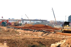 Gói thầu số 8 Thi công xây dựng công trình (hạng mục cầu An Nô và cầu Lắc Bưng) có giá dự toán 94,056 tỷ đồng, do Ban Quản lý dự án 2 tỉnh Sóc Trăng làm chủ đầu tư, trực tiếp mời thầu. Ảnh minh họa: Nhã Chi