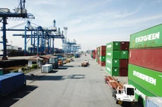 Việc đẩy mạnh đầu tư vào hạ tầng logistics là điều kiện cần thiết để hàng hóa Việt Nam gia tăng sức cạnh tranh. Ảnh: Lê Tiên