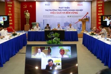 Các chuyên gia và doanh nghiệp tham gia Diễn đàn Phát triển thị trường trái phiếu doanh nghiệp hiệu quả và bền vững tổ chức ngày 19/5/2022