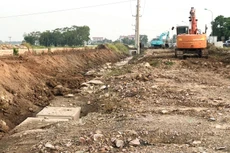 Việc thi công dở dang rồi phải dừng do ách mặt bằng khiến nhà thầu phải chịu thêm nhiều chi phí phát sinh. Ảnh minh họa : Tiên Giang