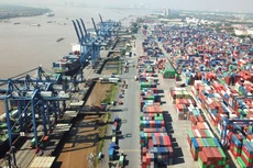Năm 2022, dự báo sản lượng hàng hóa thông qua cảng biển sẽ ghi nhận mức tăng trưởng 19% so với năm ngoái. Ảnh: Lê Tiên