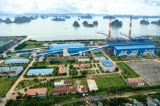 Nhà máy Nhiệt điện Cẩm Phả nằm bên vịnh Bái Tử Long nên công tác bảo vệ môi trường được quan tâm đặc biệt