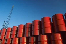 Kim ngạch nhập khẩu xăng dầu tăng 104%