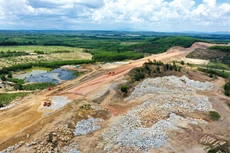 Không chỉ Bình Định, Quảng Ngãi lúng túng trong công bố giá vật liệu, mà nhiều tỉnh, thành có tuyến cao tốc Bắc - Nam phía Đông đi qua cũng trong tình trạng tương tự. Ảnh minh họa: Nhã Chi