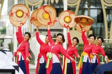 Văn hóa ở tầng sâu nhất chính là yếu tố con người, có văn hóa là có tất cả. Ảnh: Nam Nguyễn