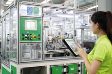 Doanh nghiệp vẫn gặp nhiều khó khăn do có hiện tượng một số rào cản kinh doanh đã bị bãi bỏ có xu hướng khôi phục lại, một số điều kiện kinh doanh mới được bổ sung. Ảnh: Song Lê