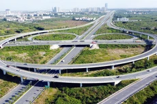 Sau khi Luật PPP có hiệu lực, nhiều dự án hạ tầng giao thông lớn đang được xúc tiến, chuẩn bị đầu tư theo phương thức này. Ảnh: Tường Lâm