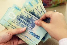 Lãi suất liên ngân hàng giảm sâu, thanh khoản vẫn thiếu cục bộ