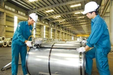 Đổi mới cơ chế, chính sách để doanh nghiệp nhà nước hoạt động theo cơ chế thị trường sẽ “cởi trói” cho doanh nghiệp, khơi thông nguồn lực cho phát triển. Ảnh: Lê Tiên