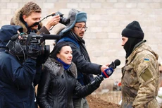 Các phóng viên chiến trường luôn có mặt tại các điểm nóng để mang tới cho độc giả những câu chuyện chân thật nhất. Ảnh St: Huyền Trang