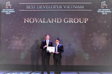 Đại diện Novaland Group nhận giải Best Developer Vietnam tại Dot Property Awards 2019