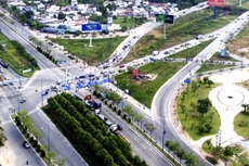 Nhiều gói thầu xây lắp quy mô lớn, có tính chất phức tạp, nhưng các tiêu chí của hồ sơ mời thầu để đánh giá được xây dựng thông thoáng, rõ ràng. Ảnh: Song Lê