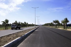 Tuyến đường ven biển Võ Chí Công tại Quảng Nam đã cơ bản hoàn thành phần nền đường. Ảnh: Hà Minh