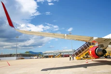 Các đề xuất xây dựng cảng hàng không, sân bay cần tiếp tục được nghiên cứu, khảo sát, đánh giá trên nhiều yếu tố khác như: quy hoạch, an ninh - quốc phòng, tiềm năng phát triển về du lịch, dịch vụ, khả năng thu hút đầu tư… Ảnh minh họa: Lê Phú An