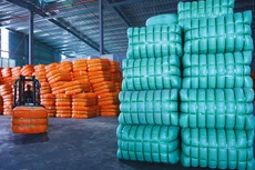 Thị trường thu hẹp, hàng hóa tồn kho nhiều, cộng thêm những khó khăn về tài chính là nguyên nhân dẫn đến nguy cơ đổ vỡ tại nhiều doanh nghiệp. Ảnh minh họa: Lê Tiên