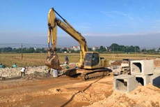 Có không ít dự án xây dựng cơ bản nêu lý do cấp bách để xin chỉ định thầu, nhưng khi được chỉ định thầu thì lại triển khai chậm chạp, kéo dài. Ảnh minh họa: Tiên Giang