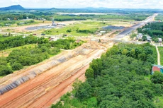 Dự án thành phần đoạn Chí Thạnh - Vân Phong thuộc cao tốc Bắc - Nam phía Đông giai đoạn 2021 - 2025 có tổng mức đầu tư 10.733,606 tỷ đồng với chiều dài tuyến 48,052 km. Ảnh minh họa: Lê Tiên