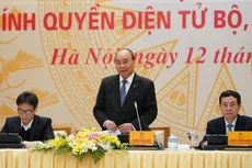 Thủ tướng Nguyễn Xuân Phúc phát biểu tại Hội nghị Ủy ban quốc gia về Chính phủ điện tử với Ban Chỉ đạo Chính phủ điện tử, chính quyền điện tử bộ, ngành, địa phương. Ảnh: Hiếu Nguyễn