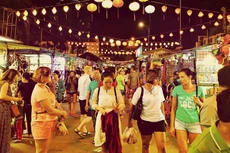 Một số hoạt động đêm đã trở thành nét sinh hoạt văn hóa, đời sống của một bộ phận người dân địa phương và địa điểm không thể bỏ qua của khách du lịch. Ảnh: Bùi Thiện
