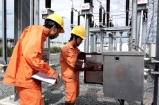 Gói thầu Thi công xây dựng, cung cấp vật tư và lắp đặt thiết bị mạch vòng tại Văn Giang (Hưng Yên), theo đại điện Công ty Dịch vụ Điện lực miền Bắc, là gói thầu hỗn hợp. Ảnh minh họa: Thế Anh