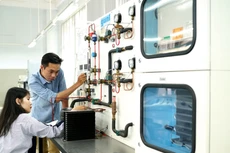 Việc hạ độ tuổi cá nhân tham gia thành lập và quản lý doanh nghiệp sẽ thúc đẩy hoạt động khởi nghiệp sáng tạo của học sinh và người trẻ tuổi. Ảnh: Lê Tiên