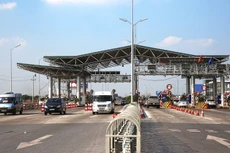 Trong nhiều dự án BOT giao thông thời gian qua, các hợp đồng dự án có nội dung khá sơ sài, không đủ để bảo vệ quyền và lợi ích cũng như ràng buộc trách nhiệm của các bên. Ảnh: Lê Tiên