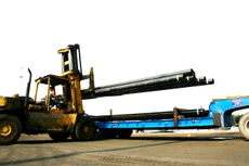 Ước tính sơ bộ, trong quý I, tình hình sản xuất và bán hàng của doanh nghiệp thép giảm trên 20% so với cùng kỳ năm 2019. Ảnh: Lê Tiên