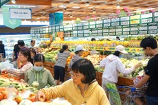 Đề xuất tăng mức giảm trừ gia cảnh của Bộ Tài chính là không phù hợp thực tế trong bối cảnh giá cả hàng hóa liên tục leo thang. Ảnh: st