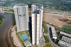 Thị trường bất động sản đang phải đối diện với vô số khó khăn và ngày một suy yếu do những tác động tiêu cực của đại dịch Covid-19. Ảnh: Lê Tiên