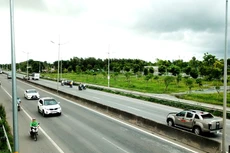 Liên danh do Công ty CP 471 đứng đầu trúng Gói thầu XL11 thuộc cao tốc Cam Lộ - La Sơn với tỷ lệ giảm giá chưa đến 1% so với giá dự toán. Ảnh: Nhã Chi