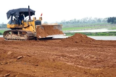 Gói thầu số 4 Thi công xây dựng công trình và bảo hiểm xây dựng công trình có giá hơn 425 tỷ đồng. Ảnh: Phú An