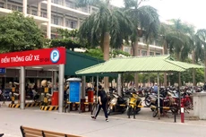 Gói thầu Xây dựng các nhà xe thông minh tại Trường Đại học Bách khoa Hà Nội áp dụng đấu thầu trực tiếp, dù trong kế hoạch ghi là đấu thầu rộng rãi qua mạng. Ảnh: Đạt PT