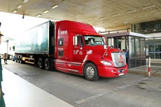 Kịp thời giải quyết các vấn đề phát sinh, gỡ khó cho doanh nghiệp sản xuất, xuất nhập khẩu trong dịch nCoV. Ảnh: Lê Tiên