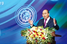 Thủ tướng nhắc nhở doanh nghiệp cần chủ động đổi mới chính mình, luôn nghĩ đến chìa khóa công nghệ mỗi khi cần giải quyết một bài toán sản xuất. Ảnh: Lê Tiên