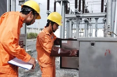 Năm 2020, để đảm bảo cung cấp đủ điện cho phát triển kinh tế - xã hội, dự kiến phải huy động tới 3,397 tỷ kWh từ nguồn điện chạy dầu giá thành cao. Ảnh: Nhã Chi